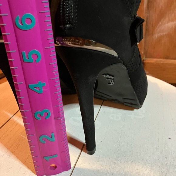 Juicy Couture size 9.5 Unique Summer 11” tall mesh toeless boots - Picture 2 of 16